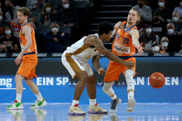 个系列赛中 个系列赛中